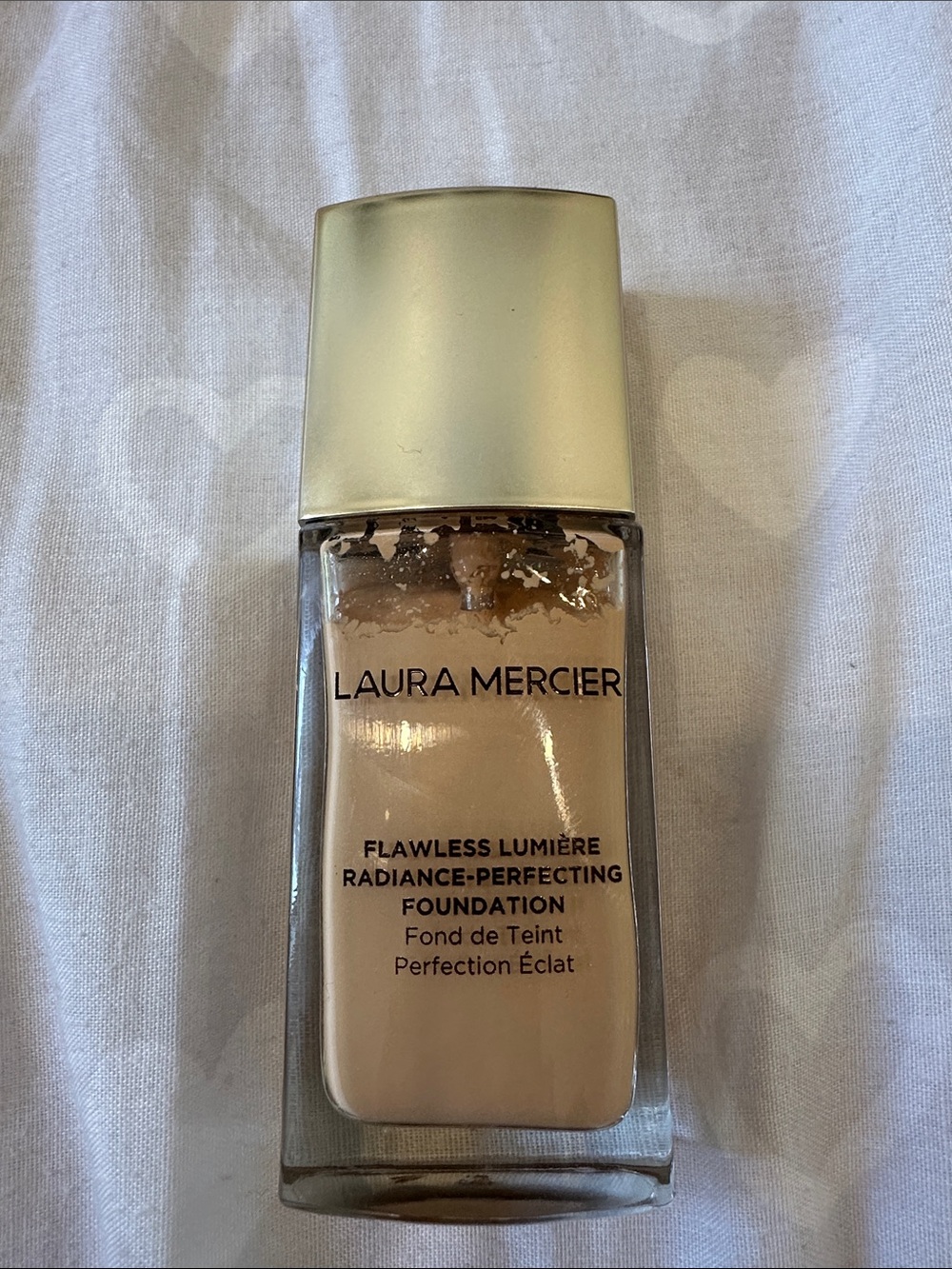 laura mercier Flawless Lumière Foundation - Light Beige with Gold Cap
